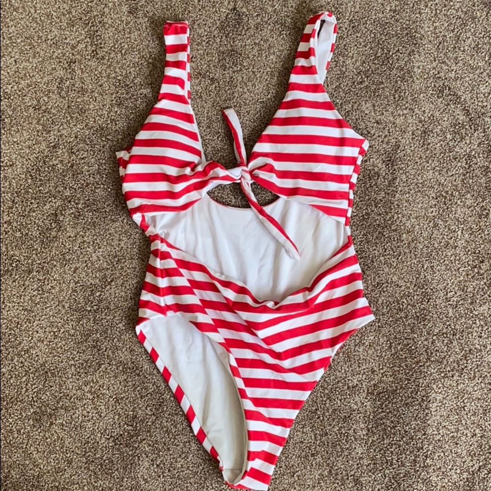 Cut out striped one piece